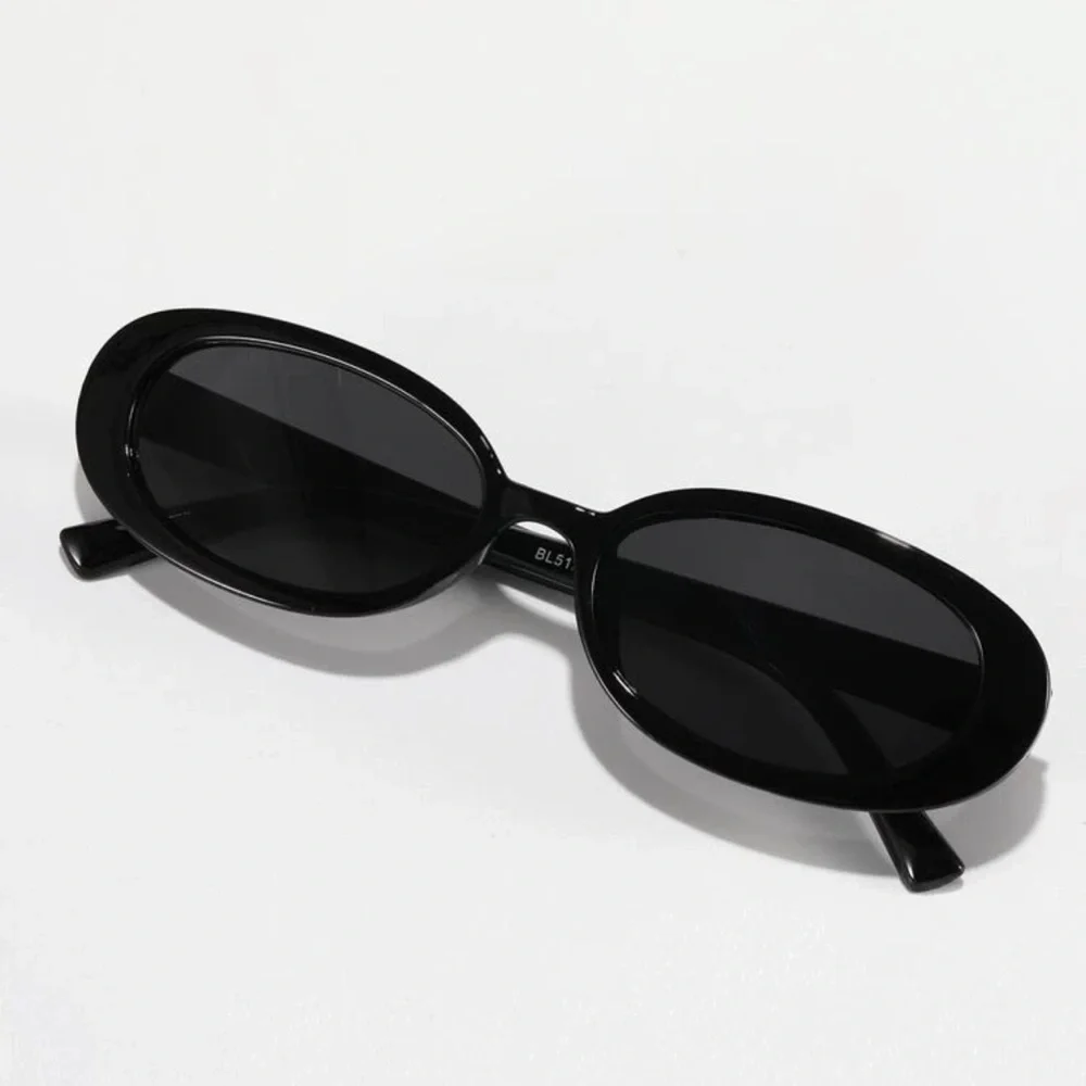 New Womans Street Photography Black Grey UVA UVB Small Frame Classic Sunglasses